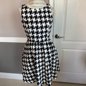 Jessica Simpson Houndstooth Lined Dress w Pockets